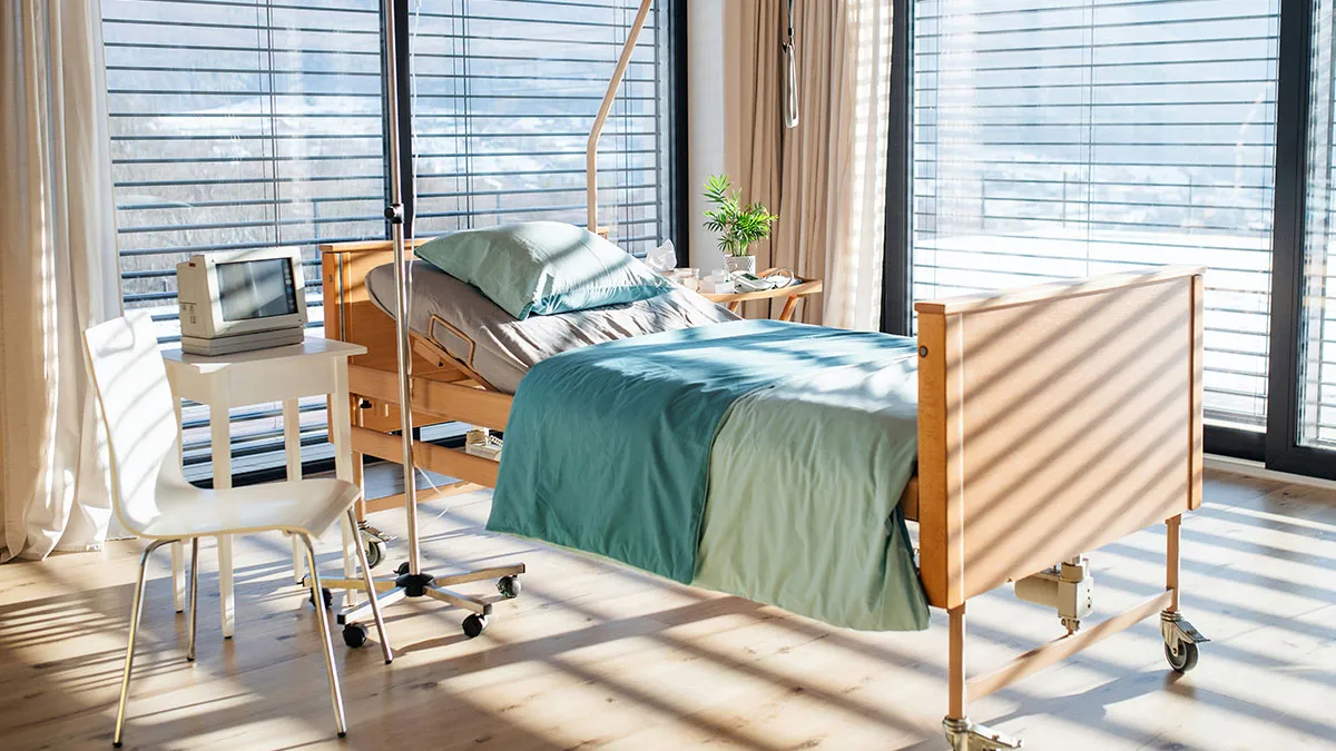 “$12,000 To Change Sheets?”: Woman’s Extremely High Hospital Bill Leaves Folks Baffled 