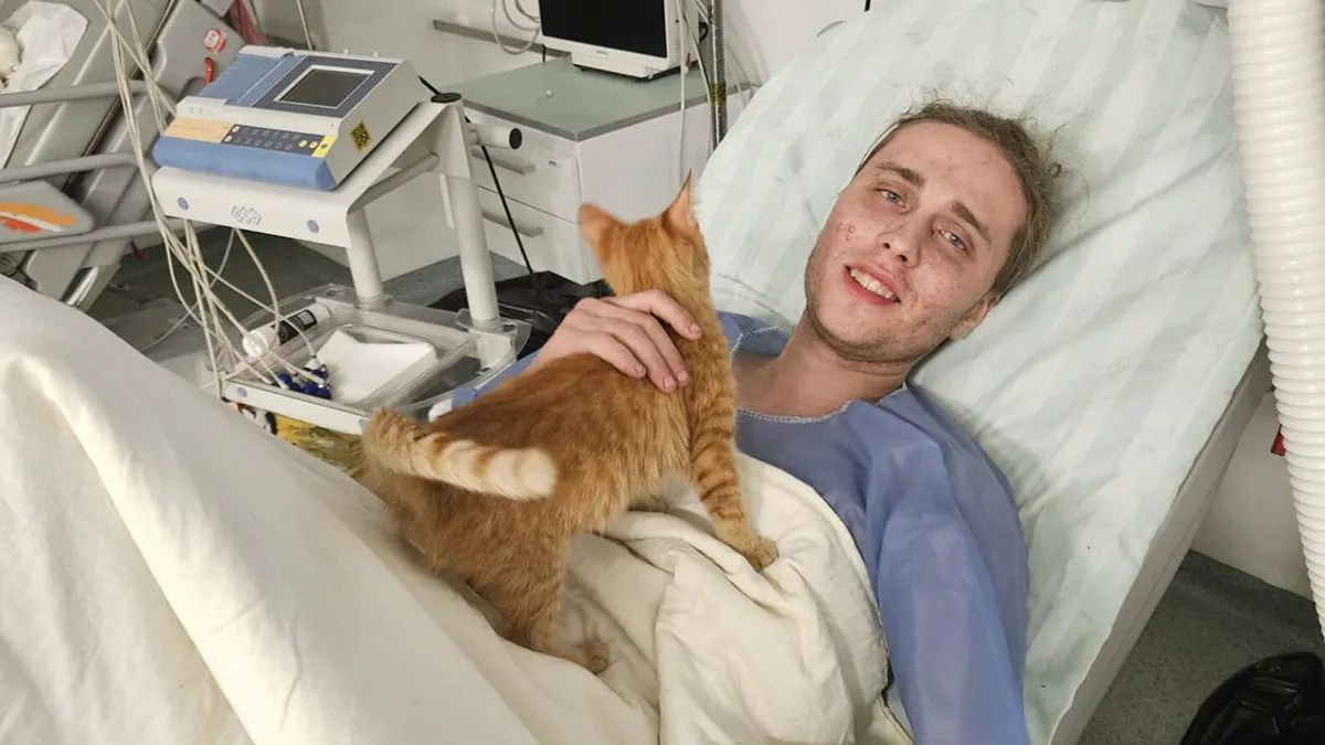 Little Kitten Named Peach Saved Trapped Man’s Life During Harsh Blizzard