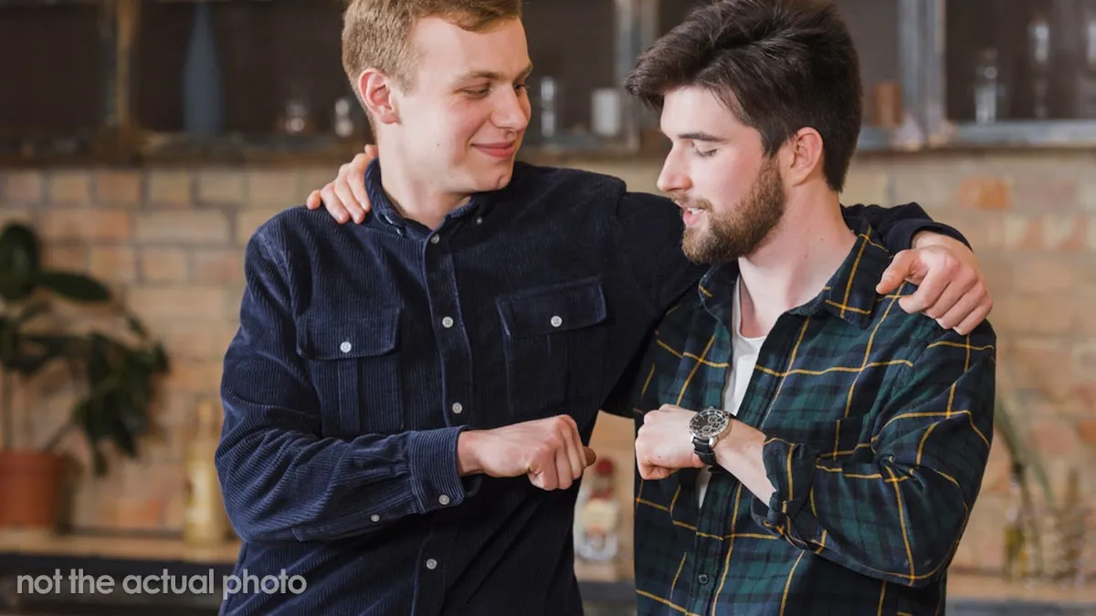20YO Son Tells Off His Mom For Wrongly Assuming That He's Gay, Family Drama Ensues