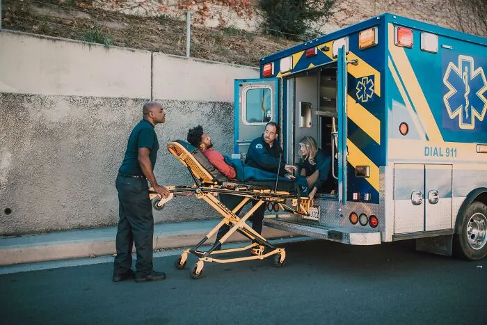 “Doctor Was Surprised I Was Alive”: 30 Incredibly Lucky People That Survived Against All Odds