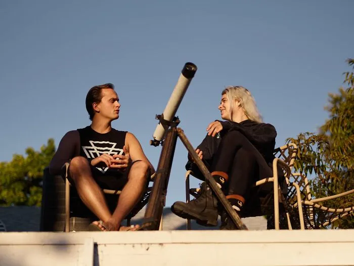 “What Was Your ‘I’m Dating An Idiot’ Moment?” (50 Answers)