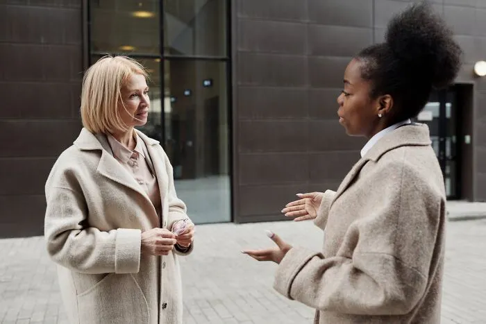30 Small Ways To Tell If Someone Is A Truly Good Person, According To The Internet