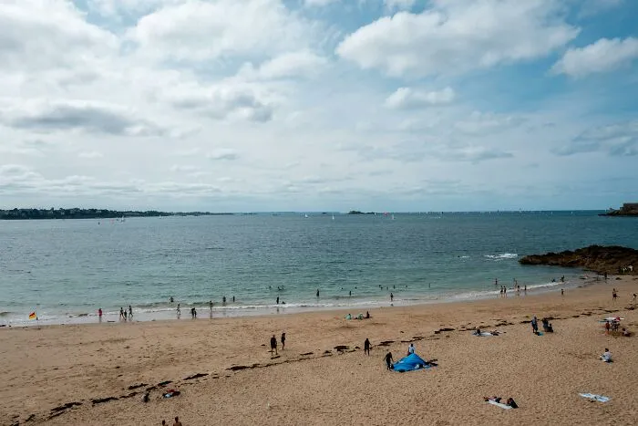 24 Bare Truths About Nudist Lifestyle, Shared By Proponents Online