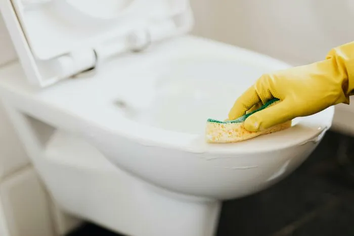 "Glass Factory": 32 Of The Worst Jobs People Have Had To Do