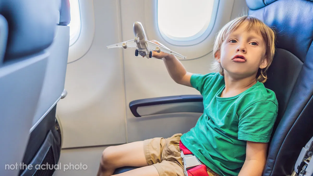 Mom Ignores Child’s Tantrum On Plane, Scolds Man For Not Giving Them Space, He Refuses To Cooperate