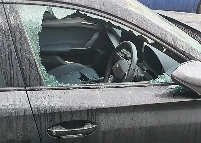 “Still Can't Explain What We Saw”: 30 Eerie Sights That Made Nighttime Drivers Question All