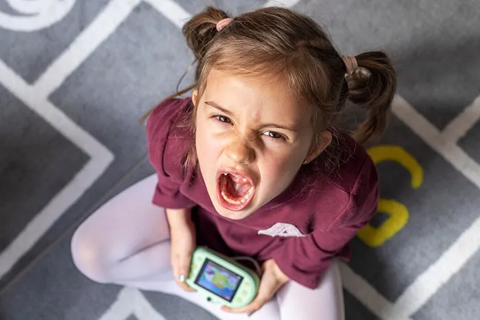“Not Being Bathed”: 40 Signs The Kids Are Not Alright Because Of Bad Parenting
