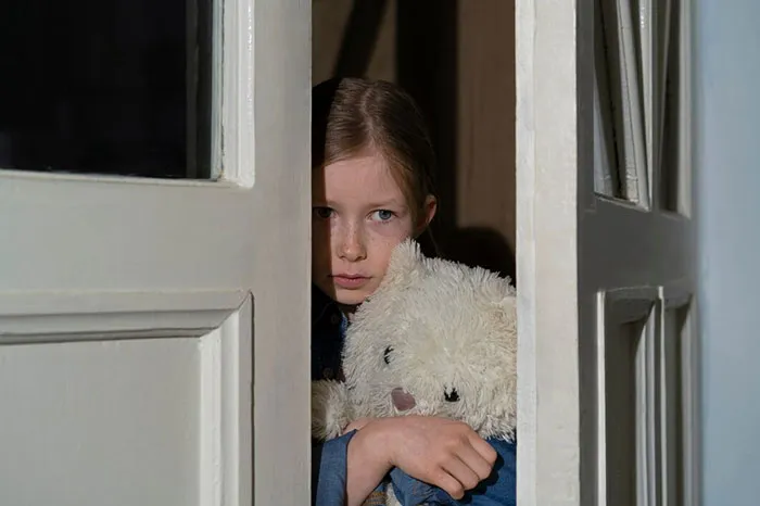 “Not Being Bathed”: 40 Signs The Kids Are Not Alright Because Of Bad Parenting
