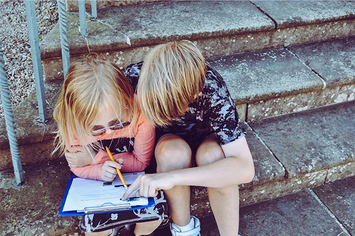 “Not Being Bathed”: 40 Signs The Kids Are Not Alright Because Of Bad Parenting
