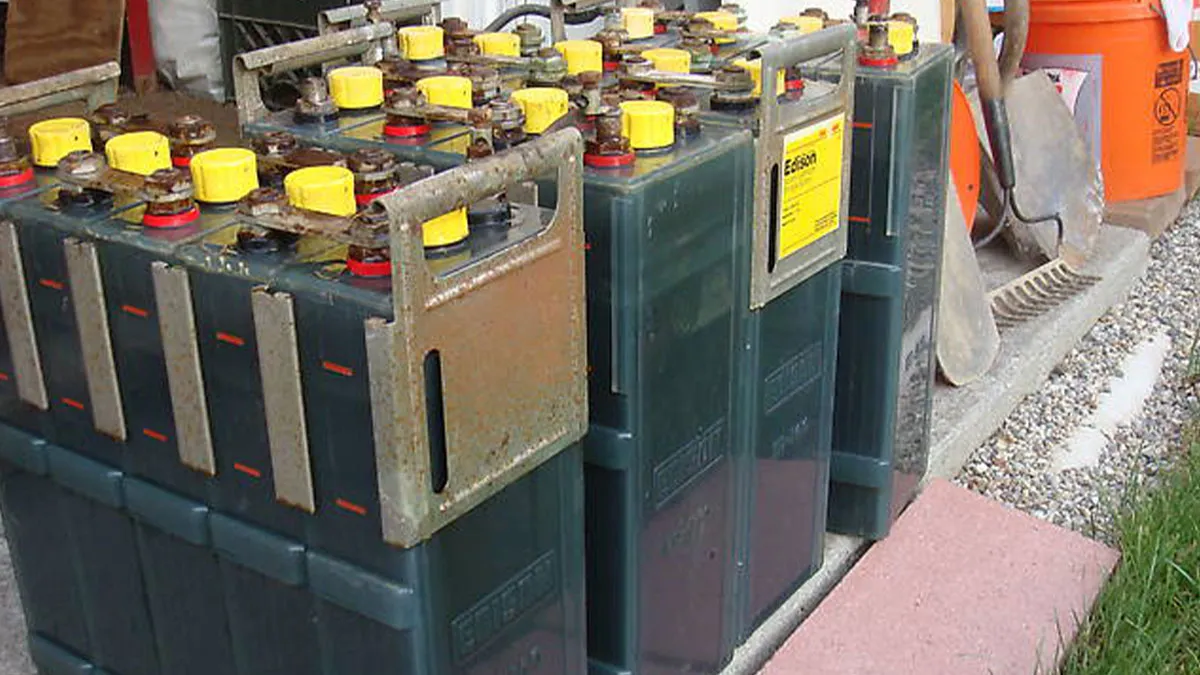 Netizens Reveal 33 Of The Weirdest Deliveries They’ve Ever Received Despite Not Ordering Them
