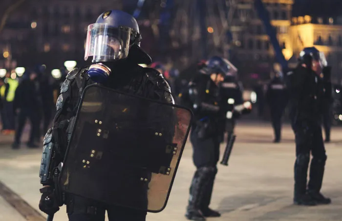 “Technically Wrong, Morally Right”: 30 Times Cops Have Done Something Illegal