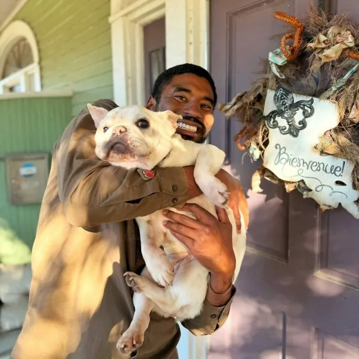 This UPS Driver's 21 New Photos With Pets Are The Dose Of Wholesome Content You Need