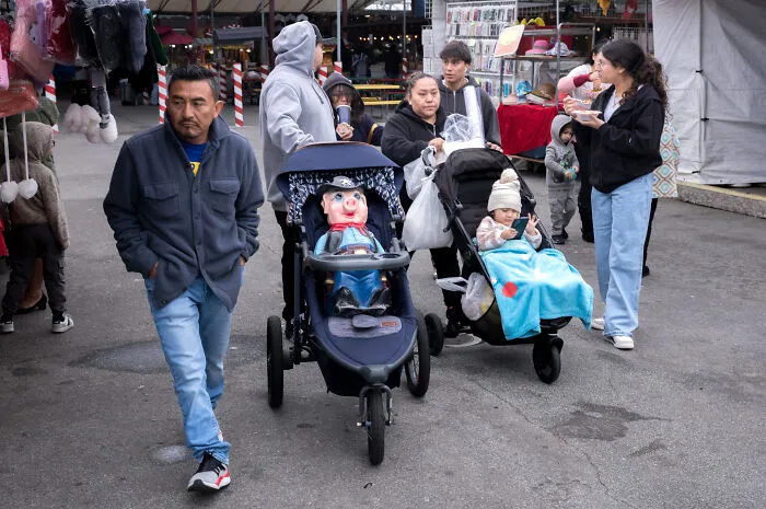 I Photographed The Soul Of A Flea Market Before It’s Gone Forever (18 Pics)