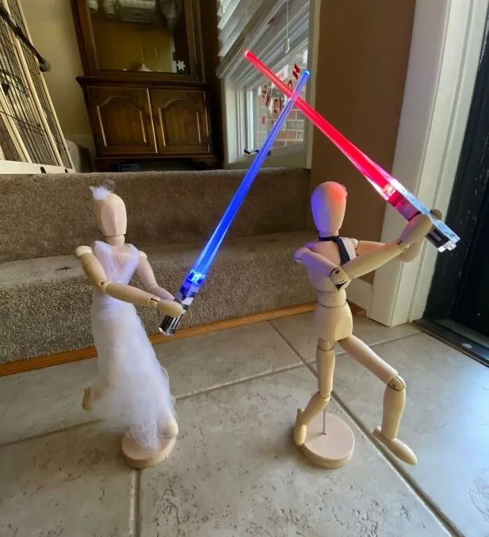 May The Fork Be With You, But Actually, Ditch The Fork And Grab A Pair Of Epic <a Style="Display:inline;" Href="Https://Www.amazon.com/Lightsaber-Chopsticks-LED-Red-Blue/Dp/B06vxt9r67?ie=utf8&linkcode=ll1&tag=bpmammoth-20&linkid=4f454e918e9a65b06780201cae12e5a8&language=en_us&ref_=as_li_ss_tl" Target="_blank"><span Style="Font: Inherit; Color: #d74b1f;"> Light Saber Chopsticks</Span> That Will Make You The Master Of The Noodle Universe, One Slippery Soba At A Time