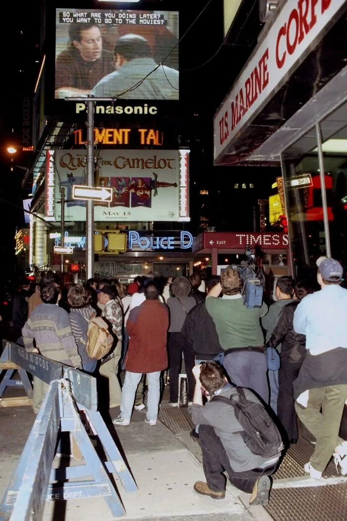 New Yorkers Stop To Watch The "Seinfeld" Finale In Times Square, 1998