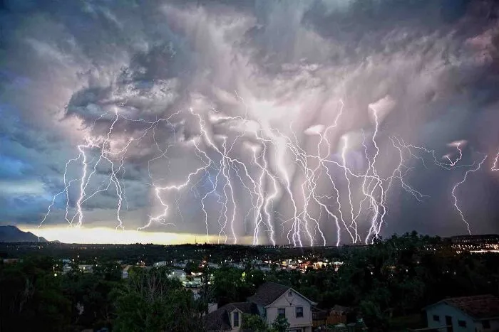 Foto de larga exposición de una tormenta en Colorado