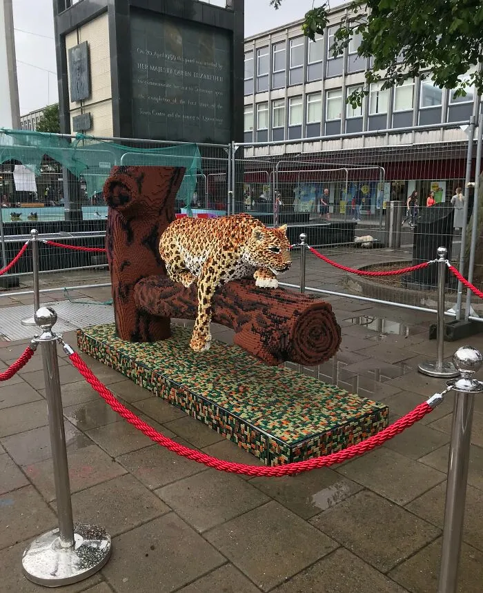 LEGO Cheetah In The Middle Of Town