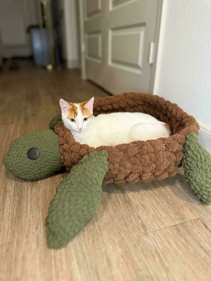Crocheted Pet Bed 🐾🐢
