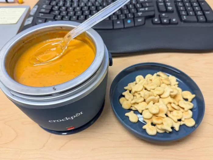Take A Hot And Fresh Meal On-The-Go With The <a Style="Display:inline;" Href="Https://Www.amazon.com/Crockpot-Electric-Portable-20-Ounce-Moonshine/Dp/B09bdfxnqx?ie=utf8&th=1&linkcode=ll1&tag=bpkiwi-20&linkid=86b3d88378f8e7a97a1645e7882af58c&language=en_us&ref_=as_li_ss_tl" Target="_blank"><span Style="Font: Inherit; Color: #d74b1f;"> Crock-Pot Portable Electric Lunch Box </Span>, A Convenient And Compact Companion That Keeps Your Food Warm And Ready To Eat Whenever, Wherever