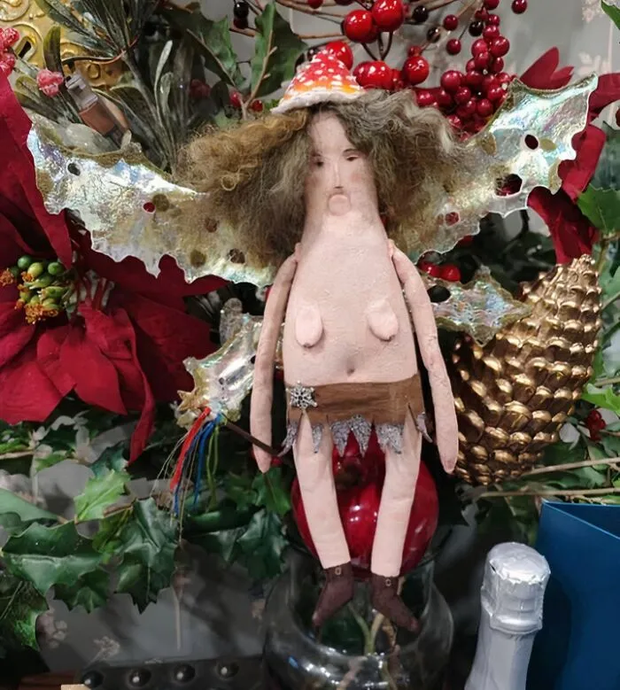 "That's It, I'm Craft Shaming": 30 DIY Projects That Probably Shouldn't Have Seen The Light Of Day (New Pics)