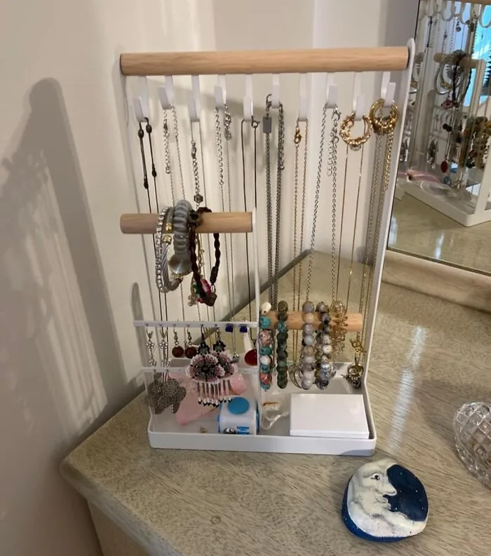 Sparkle, Sorted! Keep Your Jewelry Collection From Turning Into A Tangled Mess With The <a Style="Display:inline;" Href="Https://Www.amazon.com/Procase-Necklace-Necklaces-Organizer-Bracelets/Dp/B09v7m9dsk?ie=utf8&th=1&linkcode=ll1&tag=bpwoodpecker-20&linkid=137199f6506266dba0e87e02cde6ba53&language=en_us&ref_=as_li_ss_tl" Target="_blank"><span Style="Font: Inherit; Color: #d74b1f;"> Jewelry Organizer Jewelry Stand </Span>. Each Piece Gets Its Own Special Spot, Making It Easy To Find What You Need And Adding A Touch Of Glamour To Your Dresser