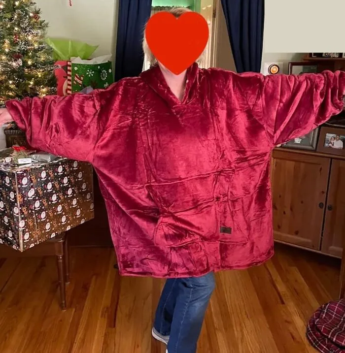 Wrap Yourself In Comfort With The <a Style="Display:inline;" Href="Https://Www.amazon.com/Catalonia-Oversized-Sweatshirt-Blanket-Comfortable/Dp/B07jhn77l3?ie=utf8&linkcode=ll1&tag=bpcoyote-20&linkid=cc3ed7af0582e81b1ddae9b60c922d6b&language=en_us&ref_=as_li_ss_tl" Target="_blank"><span Style="Font: Inherit; Color: #d74b1f;"> Giant Blanket Hoodie </Span>. It's A Wearable Blanket That Keeps You Cozy And Warm, Perfect For Lounging Around The House 