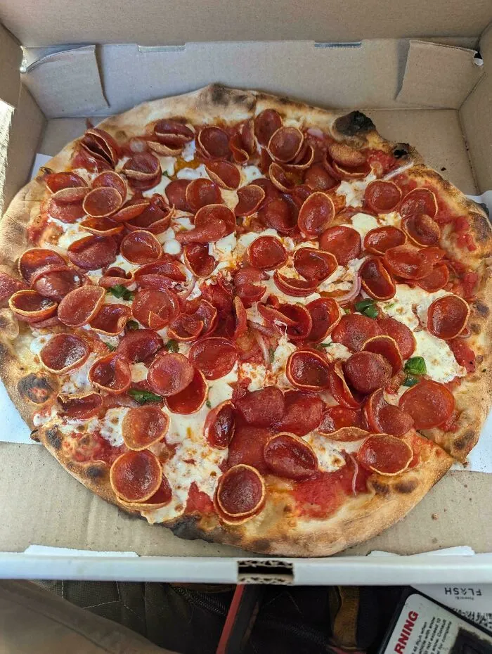 Al fin una pizzería que pone la cantidad adecuada de pepperoni