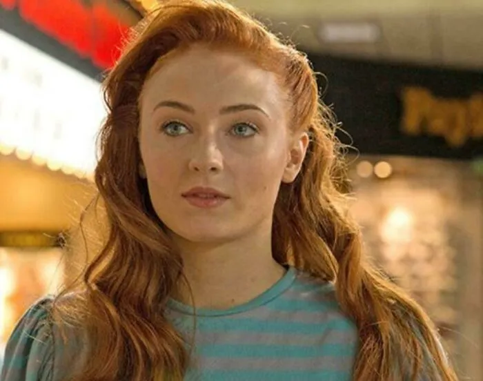 In X Men:the Last Stand, Jean Grey Is Shown To Be 12 Years Old In 1986. Therefore, In X Men: Apocalypse, Which Is Set In 1983, Jean Grey Should Be 9 Years Old. The 9 Year Old Jean Is Shown Below