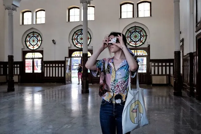 30 Lucky Coincidences Captured In The Streets By This Photographer