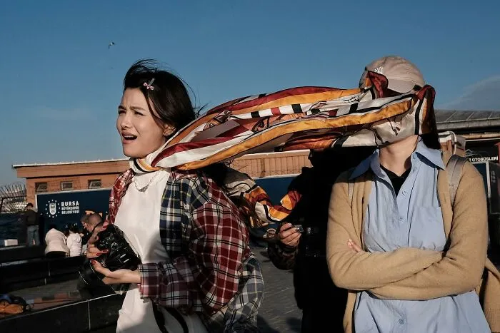 30 Lucky Coincidences Captured In The Streets By This Photographer