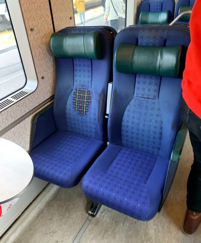 Cuanto más se desgasta este asiento, más se revela su antiguo diseño