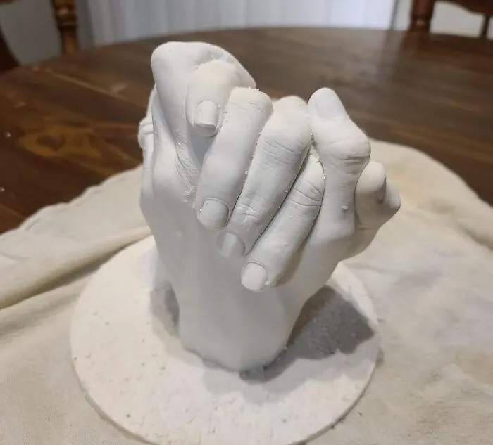 Capture Life's Precious Moments In A Truly Unique Way With The <a Style="Display:inline;" Href="Https://Www.amazon.com/Luna-Bean-Keepsake-Plaster-Materials/Dp/B01e4lwblq?ie=utf8&th=1&linkcode=ll1&tag=bplobster-20&linkid=0f4d6aade7488ccd7425169b305453f0&language=en_us&ref_=as_li_ss_tl" Target="_blank"><span Style="Font: Inherit; Color: #d74b1f;"> Hand Casting Kit </Span>. This Special Kit Allows You To Create A Beautiful, Detailed Mold Of Your Hand, Creating A One-Of-A-Kind Keepsake That Celebrates Love, Memory, And The Beauty Of Human Connection