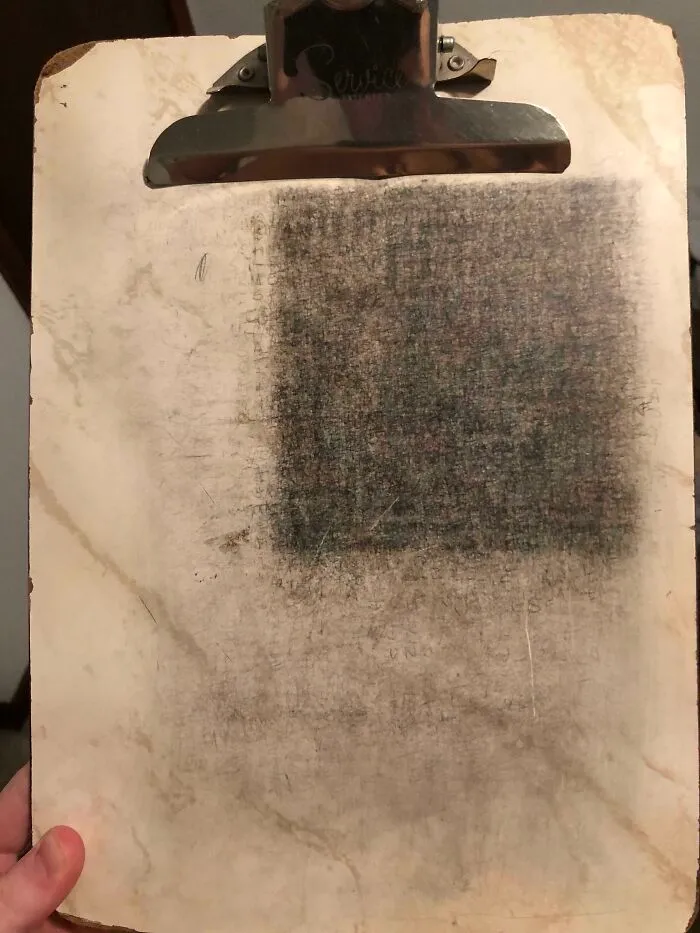 El portapapeles de mi madre tras 30 años haciendo crucigramas de periódicos