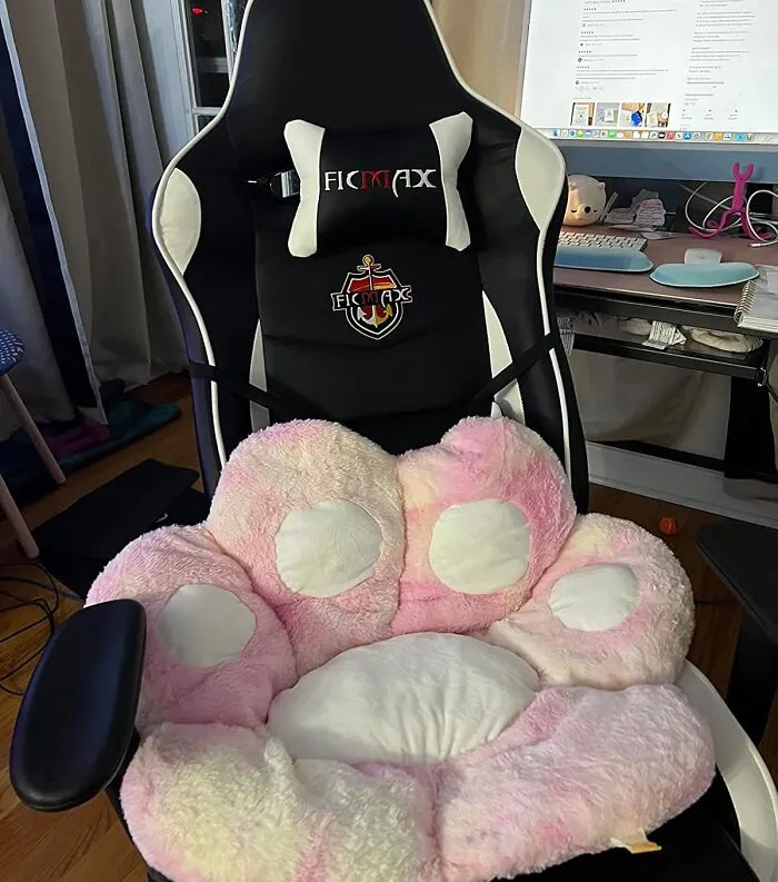 Kick Back With The Purr-Fect Pillow Buddy - This Adorable <a Style="Display:inline;" Href="Https://Www.amazon.com/Ditucu-Cushion-Bedroom-Comfort-Building/Dp/B093bs311v?ie=utf8&linkcode=ll1&tag=bpfig-20&linkid=d954b1d83ec00f54d1106394fee21a63&language=en_us&ref_=as_li_ss_tl" Target="_blank"><span Style="Font: Inherit; Color: #d74b1f;"> Cat Paw Cushion </Span> Is The Cat's Meow For Cozy Vibes