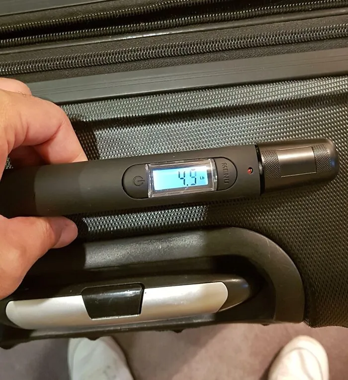 A Suitcase That Can Measure Its Own Weight
