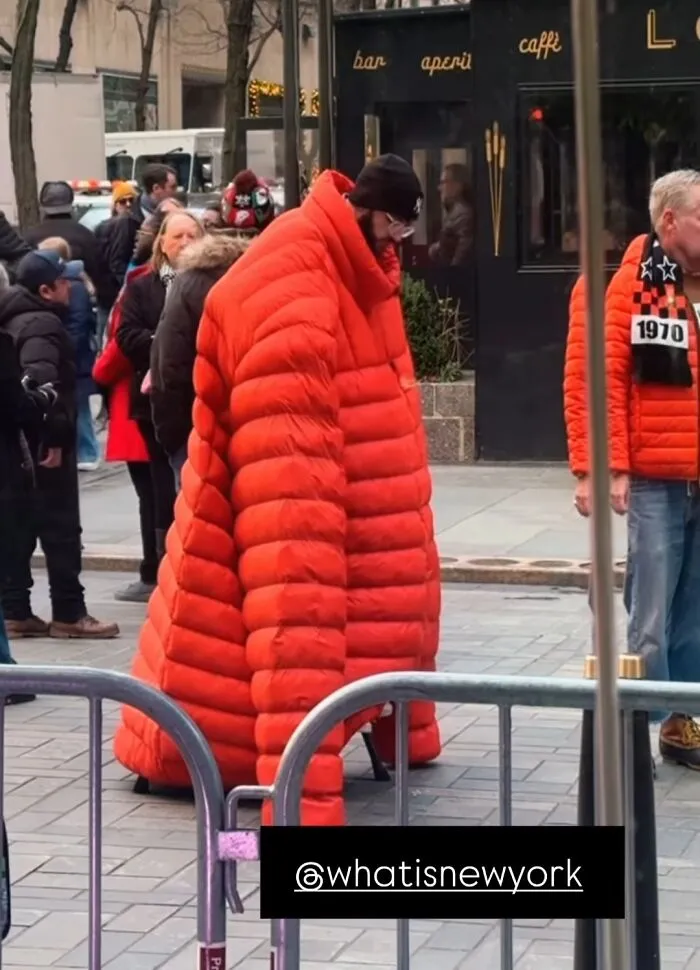 Hold My Bagel: 30 Iconically Bizarre Fashion Looks That Got Spotted In NYC