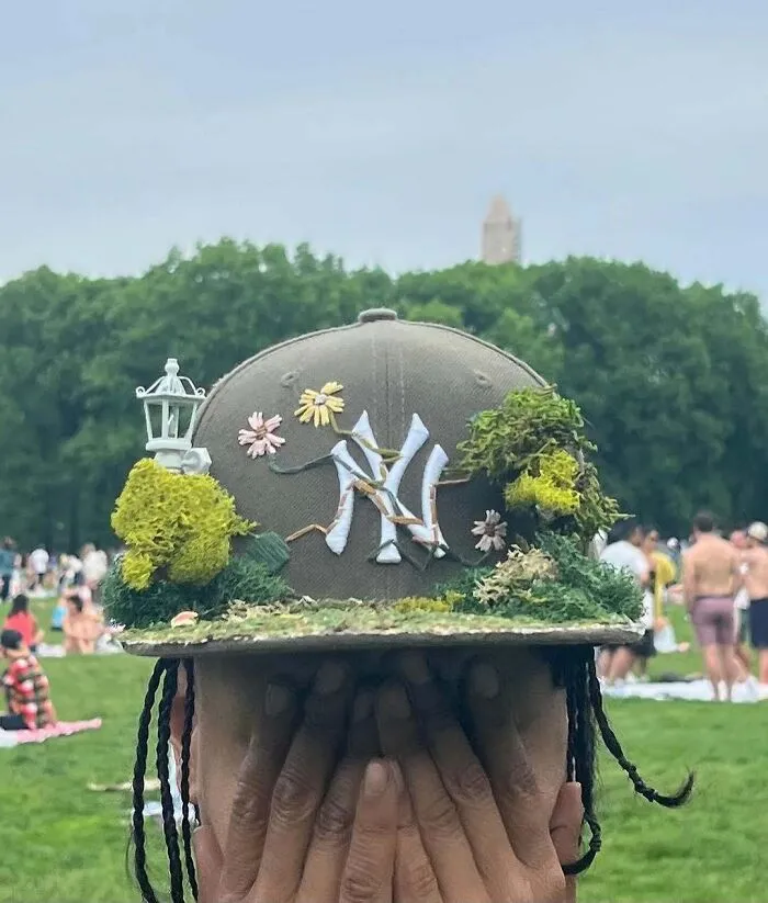 Hold My Bagel: 30 Iconically Bizarre Fashion Looks That Got Spotted In NYC
