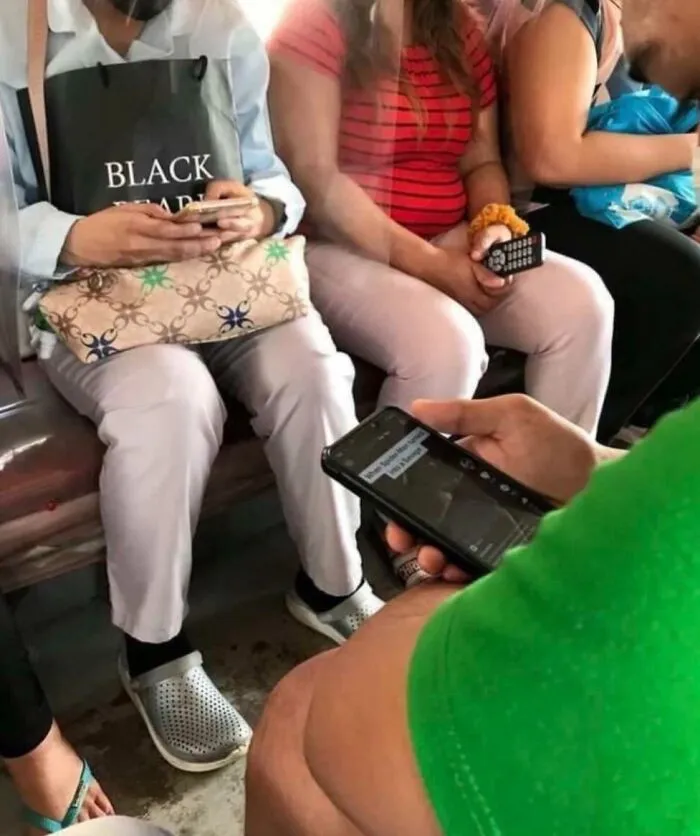 Someone On The Metro Today Took TV Remote Instead Of Their Cellphone . Must’ve Left In A Hurry