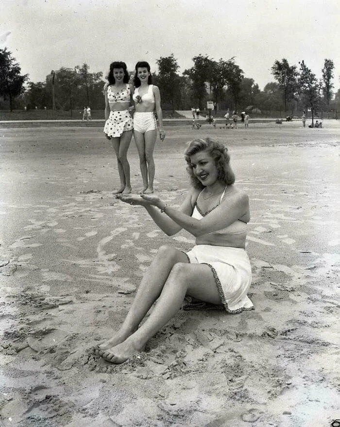 Diversión en la playa, 1940
