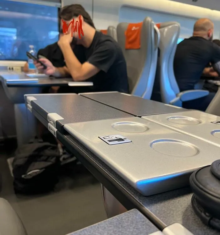 This Dude And His Girlfriend Blasting Tiktoks At Full Blast On A 3 Hour Train Ride
