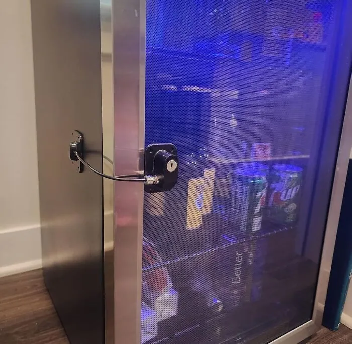 Keeping Your Snacks Safe For Later! <a Style="Display:inline;" Href="Https://Www.amazon.com/Rormgo-Refrigerator-Silicone-Protection-Surface-Friendly/Dp/B0cgn7dgf8?ie=utf8&th=1&linkcode=ll1&tag=bpcamel-20&linkid=44854131006ef863af2100d4f5262c11&language=en_us&ref_=as_li_ss_tl" Target="_blank"><span Style="Font: Inherit; Color: #d74b1f;"> Refrigerator Locks</Span> Are The Gatekeepers Of Your Treats, Because Sometimes You Just Need To Protect Your Ice Cream From... Well, You!