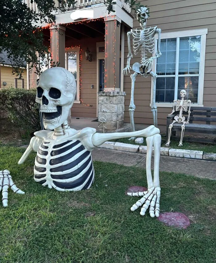 La Asociación de Vecinos dice que no se debe decorar hasta 3 semanas antes de Halloween
