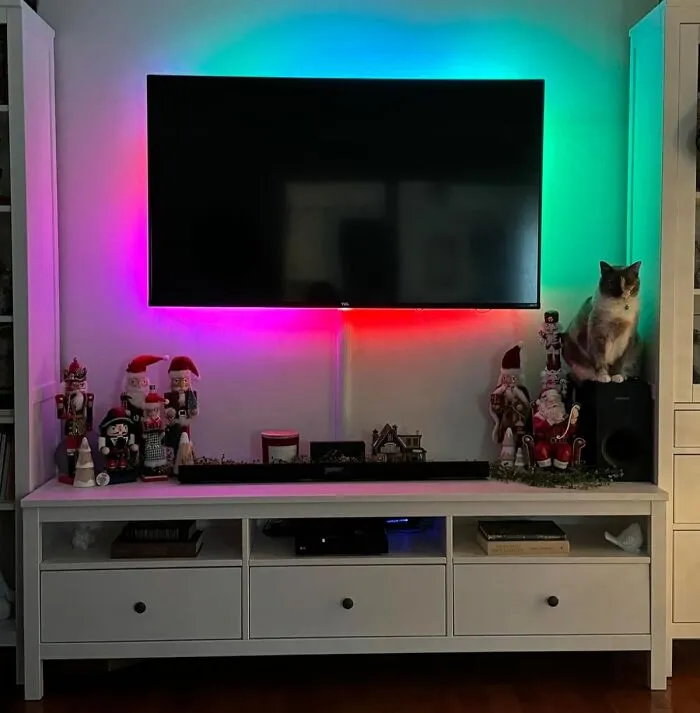 Level Up Your Binge-Watching Game With The <a Style="Display:inline;" Href="Https://Www.amazon.com/Govee-Backlight-Bluetooth-Control-Assistant/Dp/B0d3tyk3qs?ie=utf8&th=1&linkcode=ll1&tag=bpapple-20&linkid=b52aa1c38444dc3d0bf97194e66db9a9&language=en_us&ref_=as_li_ss_tl" Target="_blank"><span Style="Font: Inherit; Color: #d74b1f;"> LED Strip Lights For The TV </Span> - Because A Glowy TV Is The Ultimate Cozy Night In Vibe
