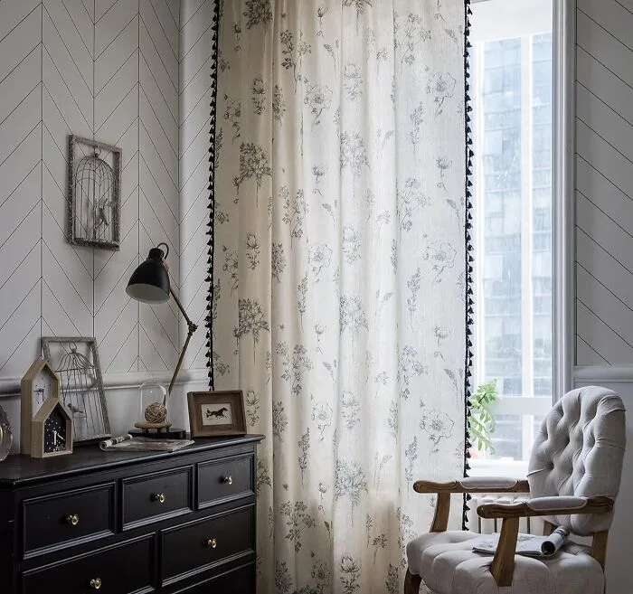 Bring A Touch Of Rustic Charm To Your Rental With The <a Style="Display:inline;" Href="Https://Www.amazon.com/Dp/B091tffj99?ascsubtag=7801134%2c2%2c48%2cd%2c0%2c0%2c0%2c900%3a2%3b974%3a3%3b1125%3a2%3b1338%3a1%2c56771700%2c0%2c0%2c0&btn_ref=srctok-F62c375282ea13e5&th=1&linkcode=ll1&tag=bpapple-20&linkid=27e486809a1438073c466f0d334863ba&language=en_us&ref_=as_li_ss_tl" Target="_blank"><span Style="Font: Inherit; Color: #d74b1f;"> Farmhouse Style Cotton Curtains </Span>, An Easy And Non-Permanent Way To Add Some Cozy Character To Your Space