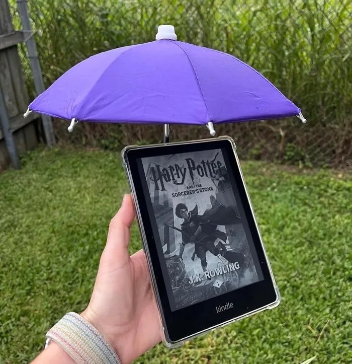 Take Your Phone's Sun Protection To The Next Level With A Delightfully Extra <a Style="Display:inline;" Href="Https://Www.amazon.com/Fantasybear-Protection-Umbrella-Universal-Adjustable/Dp/B0b8nc96d1?ie=utf8&linkcode=ll1&tag=bpmammoth-20&linkid=1ba5a1eba6601c4019f70e6053c1f9ab&language=en_us&ref_=as_li_ss_tl" Target="_blank"><span Style="Font: Inherit; Color: #d74b1f;"> UV Protection Phone Umbrella</Span> That's Because, Priorities, Your Screen's Complexion Is More Important Than Yours