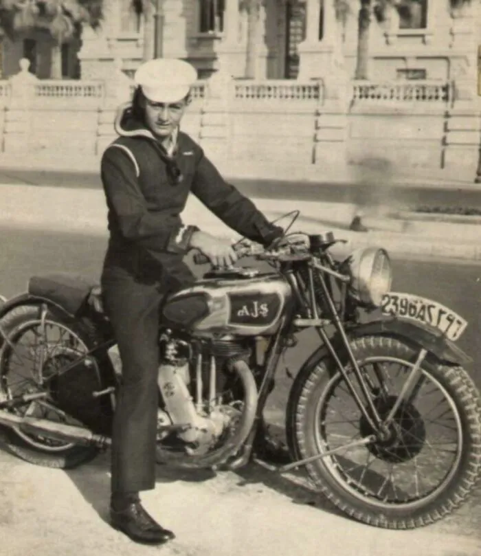 My Dad On Shore Leave - Malaysia In 1940 At 17 Years Old