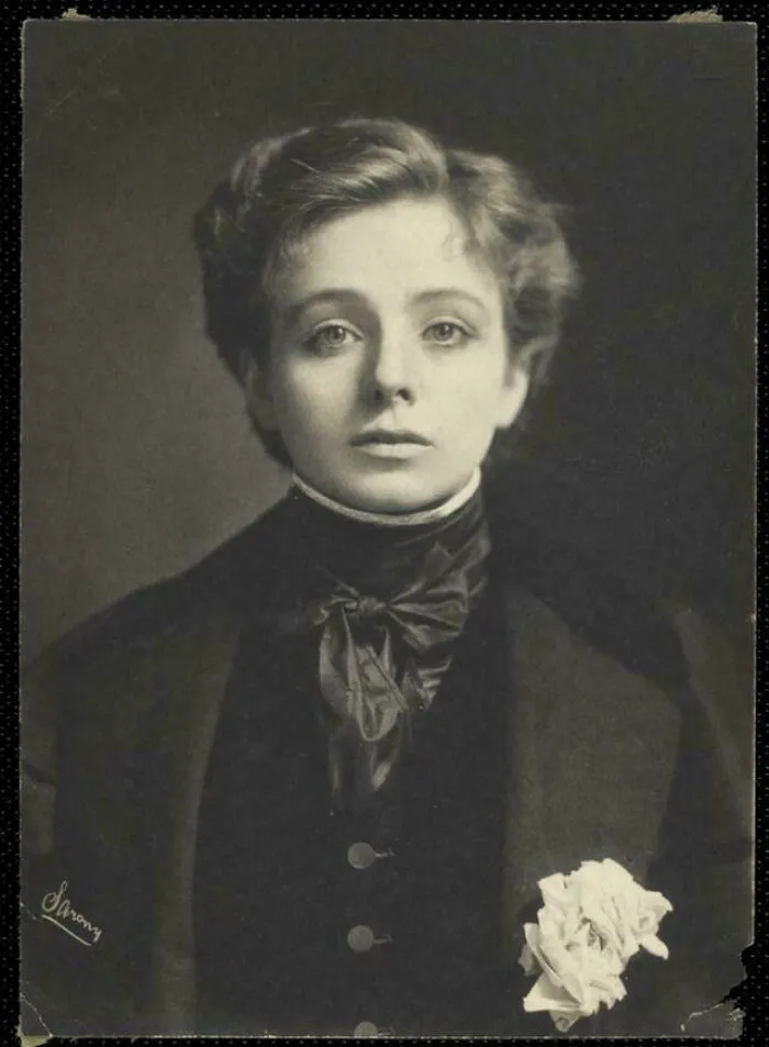 Actress Maude Ewing Adams Kiskadden, Dressed In A 3 Piece Suit, 1890s