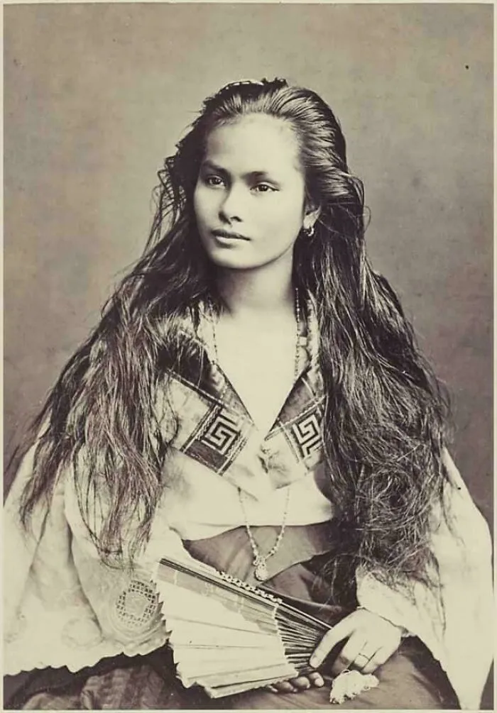 Una mujer de Luzón, una isla del norte de Filipinas, 1875. Foto tomada por Francisco Van Camp.