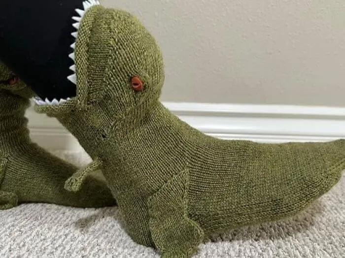 Feet, Meet Your New Worst Nightmare - These <a Style="Display:inline;" Href="Https://Www.amazon.com/Lolat-Dinosaur-Crocodile-Christmas-Creative/Dp/B0bk164sfl?crid=2h1xwkpvt3oxp&dib=eyj2ijoimsj9.ie0stty_to2prt63yuir50dbju1dmqbcrkjvmit1gfcwtk-Cf9znlqije7aojyfmblva8kjgs1d3cbiqicou2h9gamhqwdld-Rcmykxwozinnjgvntwsap8owkqc5qmtqiqov20mecx1tcuqysfifbc6yseukr9_egt-Fhwg-Vvp0kbdeg9blzyn2hxm50tfsjdvwhz0e-5lvz_ybeknlgf-Rotntbpruaq9-Hmismoarur7ylipyfbrrgtrlhbk8vz1mx_9sq1keizqbffmvehb2an7_ncoe5ixyvlntvgfbpt5hozqzmsmfufpmst7g2rk-Xxbf6hxkgxwssiomp1fu0nw8q-R2fg4iwmcif8v2t4-Piturriemh9thztm4xprmc4hsyyemnd40ofcznm9tfttfzj0cy4tiyhgncoh01mxxz4wilpgbgrexire.slr_89oy2dfncsork4hek6pyj_lyuyrcqa7p_apn4ws&dib_tag=se&keywords=weird+things&qid=1737715316&sprefix=weird+thing%2caps%2c281&sr=8-89&xpid=tgyiahwl_k9mr&linkcode=ll1&tag=bptiger-20&linkid=c051d50e96d8765bd50fc75e8b538b1f&language=en_us&ref_=as_li_ss_tl" Target="_blank"><span Style="Font: Inherit; Color: #d74b1f;"> T-Rex Socks </Span> Will Have You Toe-Tally Convinced You're On The Menu Today