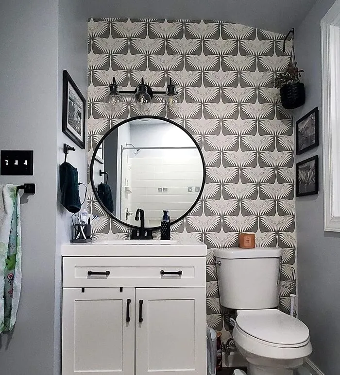 These <a Style="Display:inline;" Href="Https://Www.amazon.com/Tempaper-Fe4023-Feather-Removable-Wallpaper/Dp/B07jb9crpf?ie=utf8&th=1&linkcode=ll1&tag=bphorse-20&linkid=a9af74dcaef24d350c2641885fa9e151&language=en_us&ref_=as_li_ss_tl" Target="_blank"><span Style="Font: Inherit; Color: #d74b1f;"> Peel And Stick Wallpaper </Span> Strips Let You Redecorate Without The Commitment (Or The Mess), Because Rental-Friendly And Design-Curious Are A Perfect Match